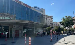 18 yaşındaki genç bıçaklı saldırıda hayatını kaybetti