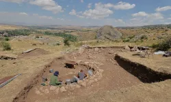 2 bin 300 yıllık yeni mezar keşfedildi