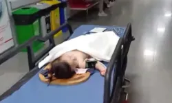 3'üncü kattaki evinin balkonundan düşen 2 yaşındaki kız çocuğu yaralandı