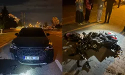 Kontrolden çıkan motosiklet otomobile çarptı; 20 yaşındaki sürücü öldü