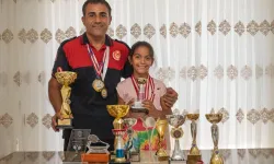 20 yıldır hayat kurtarıyor, mesai sonrası kızını geleceğe hazırlıyor