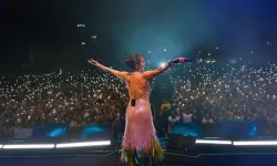 Aliağa Sanat Günleri’nde Göksel’den unutulmaz konser