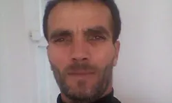 Annesine mesaj gönderen kişiyi demir çubukla öldürdü!