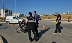 Asansörlü eşya taşıma kamyoneti ile çarpışan motosiklet sürücüsü öldü