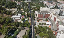 Balçova’da asfalt mesaisi: Caddeler yeni görünüme kavuştu