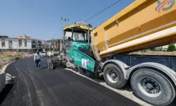 İzmir Büyükşehir Belediyesi’nden Bergama’nın merkez ve kırsal yollarına yatırım