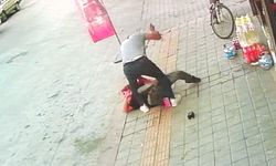 Kütahya’da yürek burkan görüntüler: Eski eşini bıçakladığı anlar kamerada!