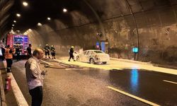 Bolu Dağı Tüneli'nde otomobil yangını: Trafik geçici olarak durduruldu