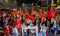 Bornova’da zafer coşkusu Abide-i Hürriyet Meydanı’na taştı