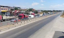 Bursa-İzmir yolunda anız yangını: Trafik durma noktasına geldi