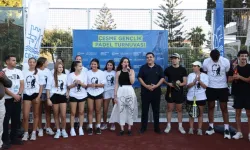 Çeşme’ye yeni padel kortu: İlk vuruş gençlerden geldi
