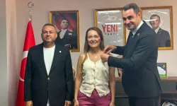 Konak’ta Başkan Mutlu ve 19 meclis üyesi YENİ Parti’ye resmen katıldı