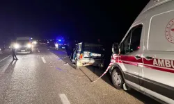 Otomobilin traktöre çarptığı kazada sürücü ile eşi olay yerinde öldü
