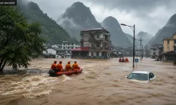 Çin ve Vietnam’ı Narra Tayfunu vurdu: 1 ölü, 54 bin tahliye