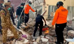 Endonezya’da deprem bilançosu ağırlaşıyor: 70 ölü, 400 bin evsiz