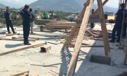 Eşini ve kayınvalidesini bıçakladı, intihar girişimini canlı yayınladı