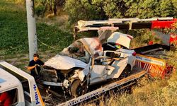 Feci kaza: Otomobil şarampole devrildi, 2 kişi hayatını kaybetti