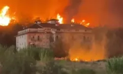 Fethiye’de orman yangını evlere sıçradı