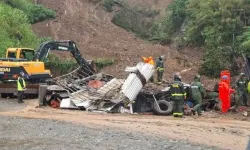 Filipinler'de restoranın mutfağına heyelan düştü: 2 aşçı hayatını kaybetti