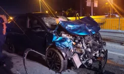 Hafif ticari araç ile otomobil çarpıştı: 4’ü ağır 6 yaralı