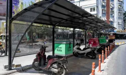 Bornova’da kuryeler ve bankamatik kullanıcıları için gölgelik düzenlemesi