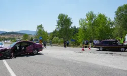 İki otomobilin çarpışması can aldı: 1 ölü, 3 yaralı