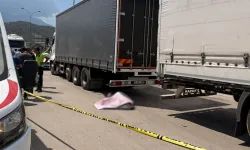 İki tır arasında sıkışarak can verdi
