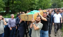 Kader onları ayırmadı: İki kardeş yan yana toprağa verildi