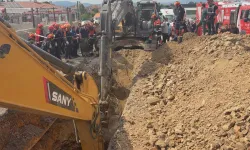 İnşaat kazısında göçük: İşçi toprak altında kaldı