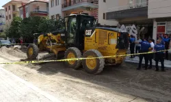 İş makinesinin altında kalan 50 yaşındaki işçi feci şekilde can verdi