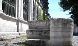 İstanbul’un unutulan mimari detayı: Binek taşları