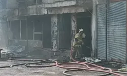 İzmir Buca'da sünger deposunda yangın çıktı