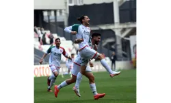 Karşıyaka'da Fatih Taşdelen yeniden yuvada
