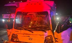 Katliam gibi kaza: Kamyonet sürücüs hayatını kaybetti
