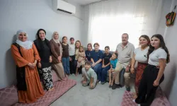 Konak’ta kapı kapı ziyaret: Başkan Mutlu, komşularıyla buluştu