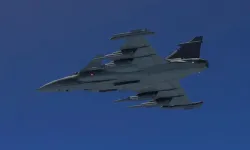 Macaristan’da savaş uçağı düştü