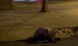 Madde etkisinde kaldığı iddia edilen şahıs sokakta yere yığıldı