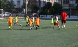 Minik yetenekler Efeler’de yeşil sahayla buluşuyor