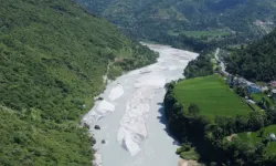 Nepal’de nehirler can almaya devam ediyor: 20 ölü