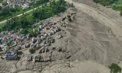 Nepal’de sel felaketinin bilançosu ağırlaşıyor: 389 ölü, 17 binden fazla çocuk risk altında