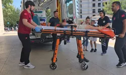 Otomobil ile motosiklet çarpıştı: 2'si çocuk 3 yaralı