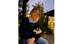 Otomobilin çarpıp üzerinden geçtiği 17 yaşındaki genç kız ağır yaralandı