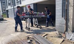 Otoparkta korku dolu anlar: Kriko kaydı, 1,5 tonluk otomobilin altında kaldı!