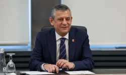 Özgür Özel'den Cemil Tugay açıklaması: "AK Parti'ye mi geçeceksin diye sormayı yakıştırmam"