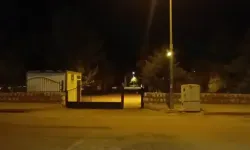 Parkta otururken başına yorgun mermi isabet etti