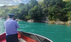 Rusya'da tur teknesi kayaya çarptı: Ölü ve çok sayıda yaralı var!