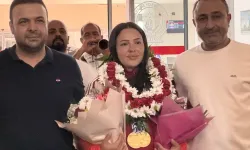 Safiye Temizdemir’e coşkulu karşılama