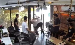 İzmir Çiğli’de berbere bıçakla giren şahıs etkisiz hale getirildi