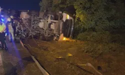 Sancaktepe’de beton mikseri devrildi