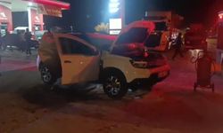 Seyir halindeki otomobil alev aldı: Sürücü ve iki çocuğu son anda kurtuldu